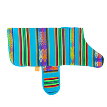 Cargar imagen en el visor de la galería, Ponchos para mascotas PONCHOS PARA MASCOTAS CLÁSICO TURQUESA ELABORADO EN OTAVALO EN ECUADOR KiruPets www.kirupets.com