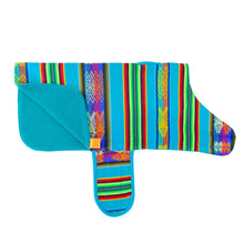 Cargar imagen en el visor de la galería, Ponchos para mascotas PONCHOS PARA MASCOTAS CLÁSICO TURQUESA ELABORADO EN OTAVALO EN ECUADOR KiruPets www.kirupets.com