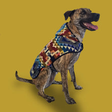 Load image into Gallery viewer, Poncho ponchos para mascotas con capucha PONCHOS PARA MASCOTAS CON CAPUCHA DE OTAVALO. MODELO CRUCES KiruPets www.kirupets.com
